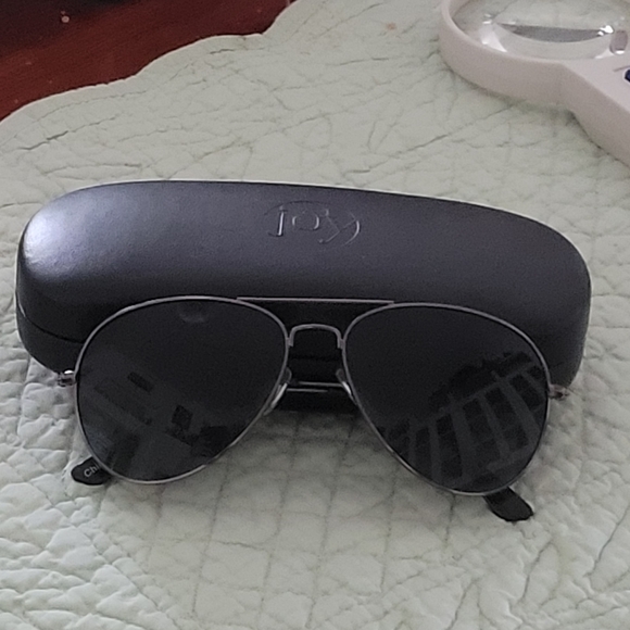 Sunglasses W/Reader Lenses & Talbots Small Oval Sunglasses Bundle - Picture 4 of 9